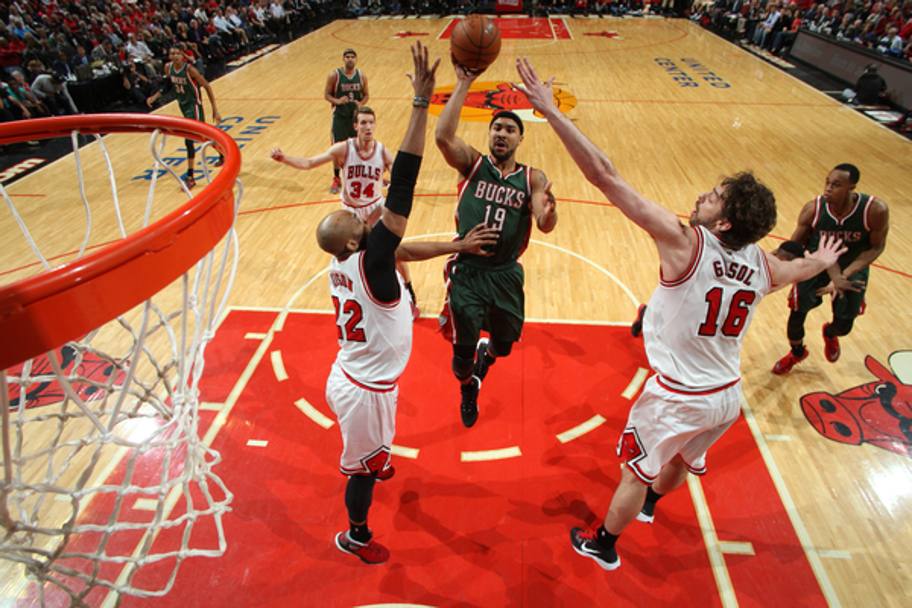 Il canestro di Jerryd Bayless, Milwaukee Bucks, (Getty Images)